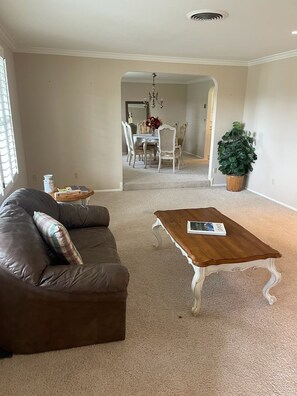 TV, fireplace - Boise Farmhouse Escape • Acreage, Comfort & Space.Spacious 5-bedroom house (Boise)