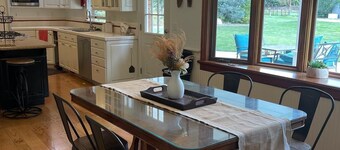 Boise Farmhouse Escape • Acreage, Comfort & Space.Spacious 5-bedroom house