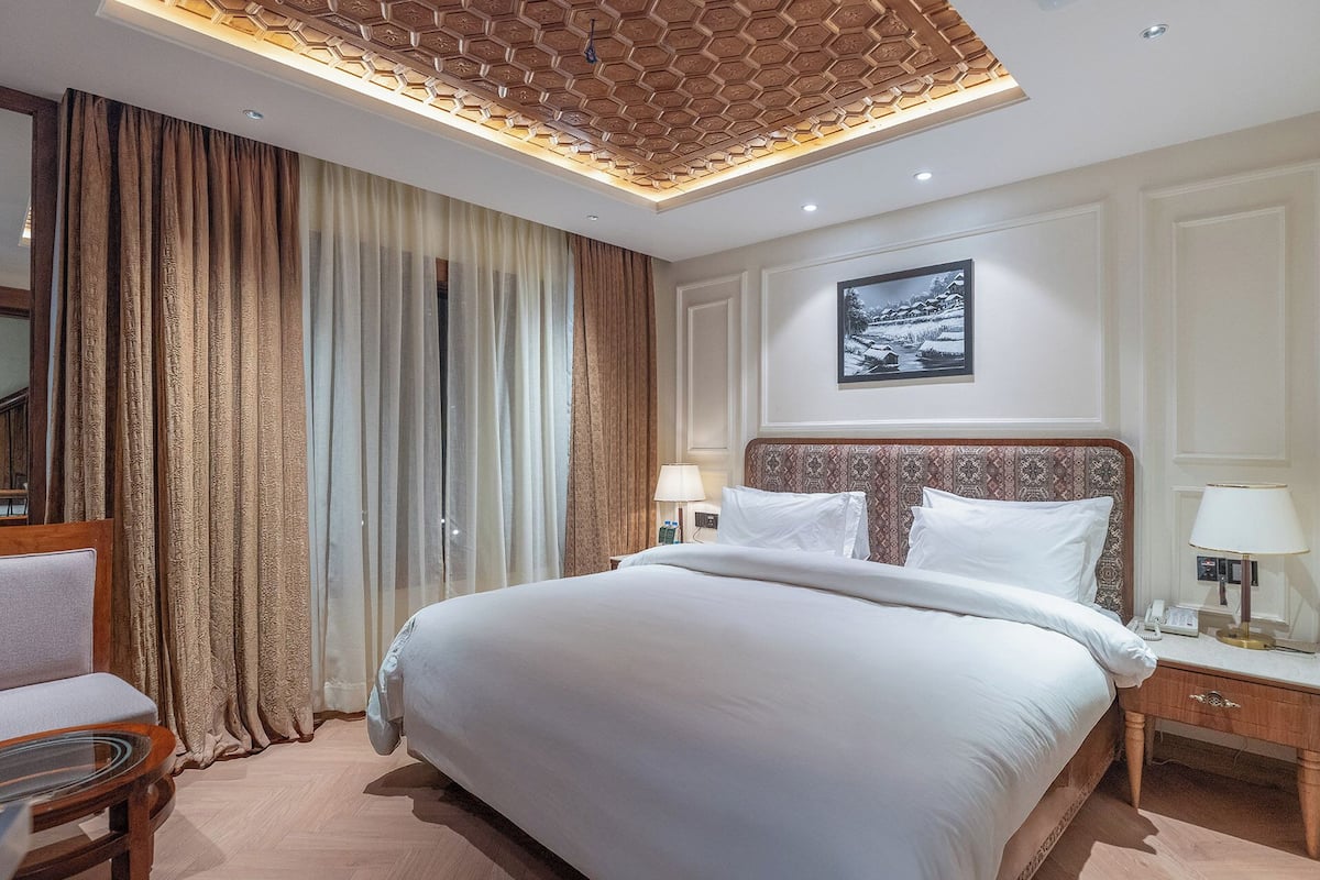 Phòng Premium, 1 giường đôi, quang cảnh đồi núi | Bàn ủi/dụng cụ ủi quần áo, truy cập Internet không dây miễn phí