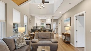 House (2 Bedrooms) | Interior - Tides & Timber by Avantstay Lakefront Retreat + Hot Tub + Kayaks + Paddleboard + Bikes Near Beach (Rockaway Beach)