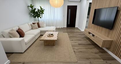 Wonderful 2-bedroom house with AC in sunny Los Angeles