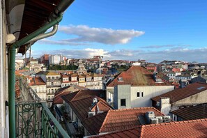 Deluxe dubbelrum - utsikt mot staden | Boendeområde