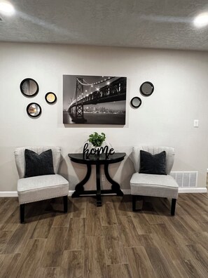 Interior - Cozy, Remodeled Home by Tramway, Park-Side, Huge Yard, Near I-40 (Albuquerque)
