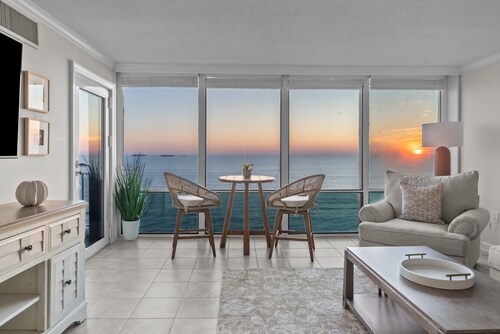 New / Beachfront Condo/ Pool/ Surfing/ Fishing