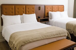 Chambre Deluxe, 2 grands lits | Wi-Fi gratuit, draps fournis