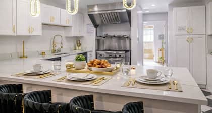Sleeps36 2Homes 12BR Heated Pool Spa Pickleball 14+ Parking