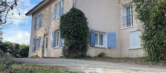 Gßte de Félix in a charming house of 6ch-20 persons-17 beds with land