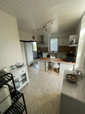 Private kitchen - Gîte de Félix in a charming house of 6ch-20 persons-17 beds with land (Sonnay)