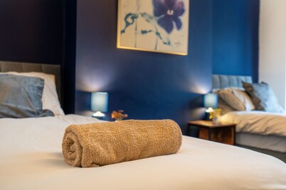 4-Bed House | Sleeps 6 Separately | Long Stays Welcome