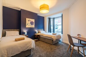 Iron/ironing board, WiFi, bed sheets - 4-Bed House | Sleeps 6 Separately | Long Stays Welcome (Sheffield)