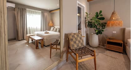 New 3BR Loft - Pool & Patio - 2 mins to Beach