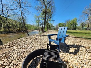 Property grounds - Glamp in luxury! Modern A-Frame Cabin with Hot Tub, Minutes from Branson, MO! (Branson)