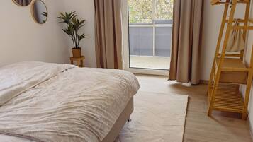 BĂŒgeleisen/BĂŒgelbrett, WLAN, BettwĂ€sche