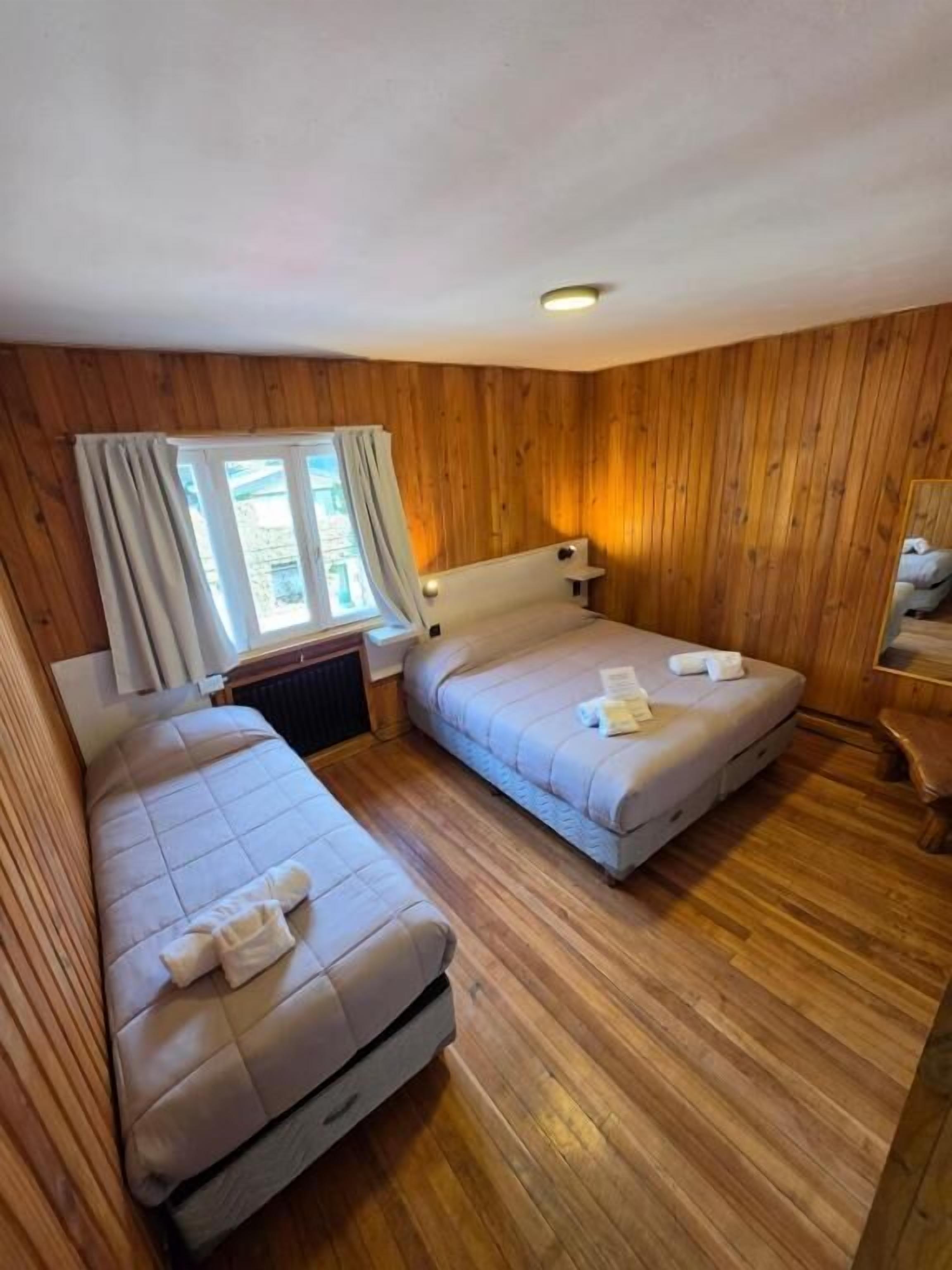 Chambre Triple Familiale | Wi-Fi gratuit, draps fournis