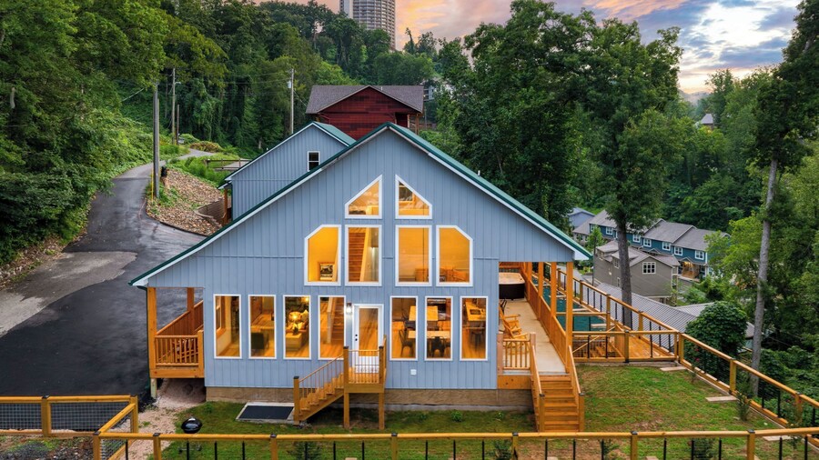 Sleeps 16 2 Cabins w/ Game Room, Hot Tub & Views Perfect & Perfect Too