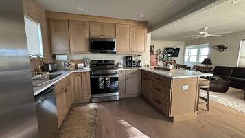 Microwave, oven, stovetop, dishwasher