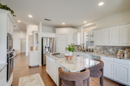 5 Mi to Dtwn Odessa: Modern Pet-Friendly Home!