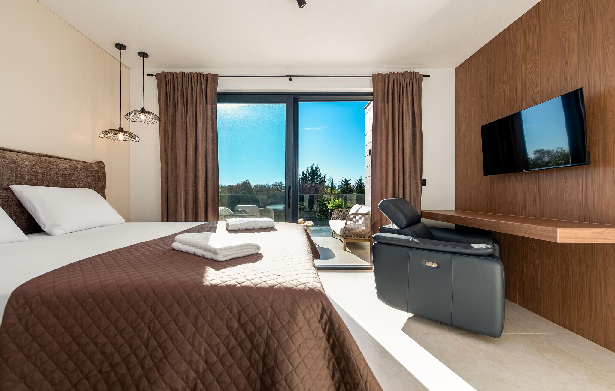 5 bedrooms, travel cot, free WiFi
