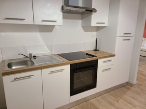 Oven, stovetop - Celeste - Mulhouse Near Center (Mulhouse)