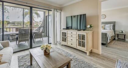 Pool, Docks! Angler Oasis 2 Mi to Tigertail Beach