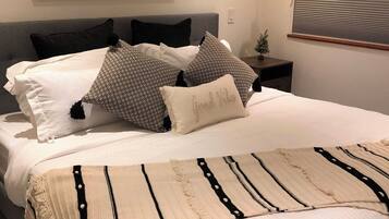 2 chambres, fer et planche à repasser, accès au Wi-Fi (inclus)