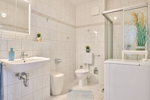Hair dryer, soap, toilet paper - Sunny spot Moba-Travel (Lübeck)