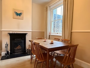 Dining - Snug cottage in the South Downs (Walderton)