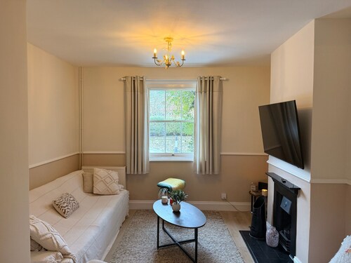 Snug cottage in the South Downs