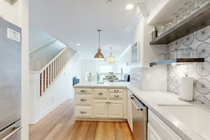 Fridge, microwave, oven, stovetop - Oceanfront Escape | Steps to Beach | Sleeps 7 (Carlsbad)