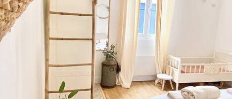 2 slaapkamers, een strijkplank/strijkijzer, wifi, beddengoed