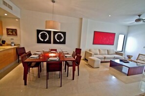 Standard-huoneisto, parveke, näköala puutarhaan (Palmar Penthouse Jardin #304) | Olohuone