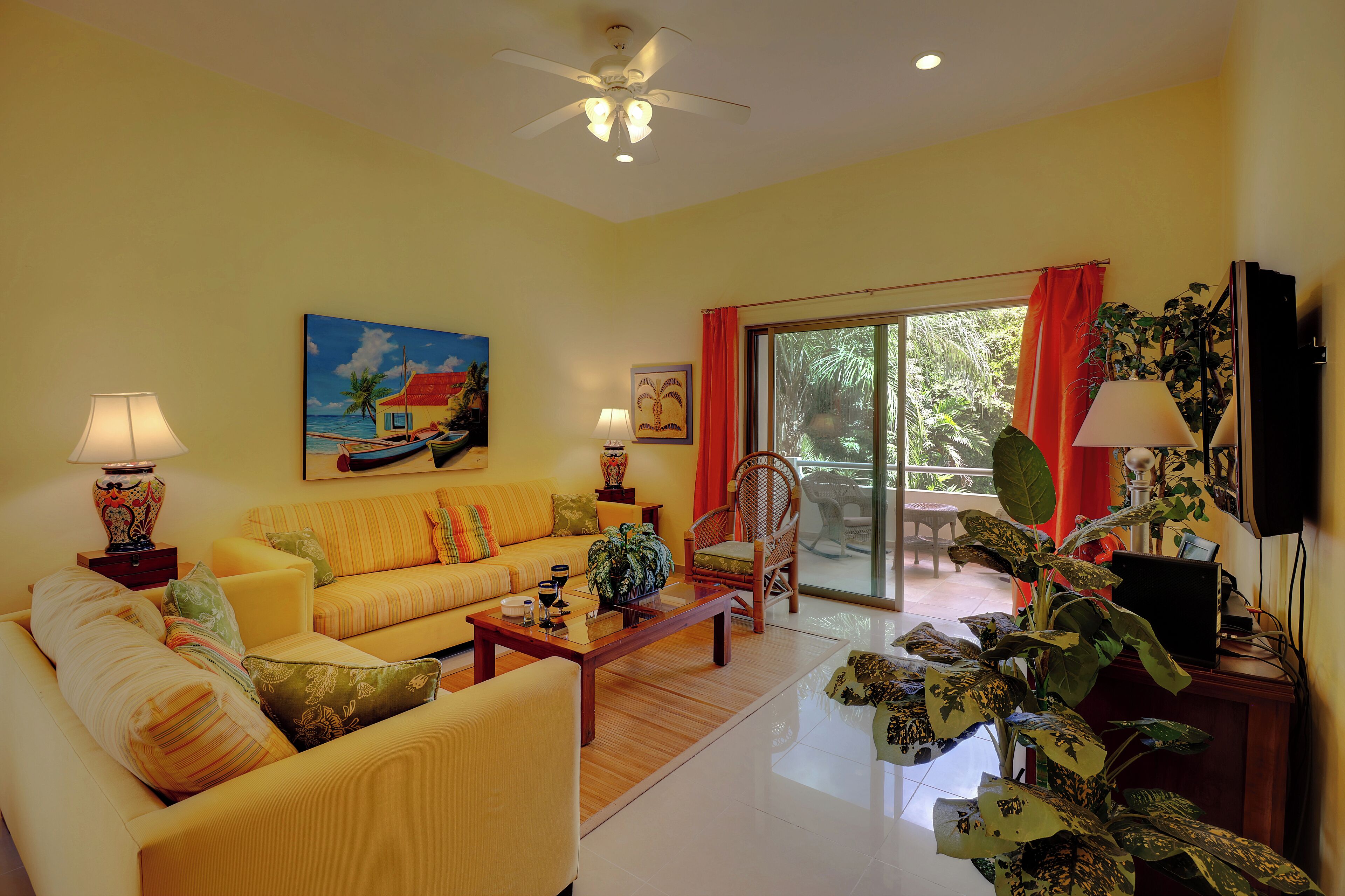 Apartamento standard, sacada, vista para a piscina | Sala de estar