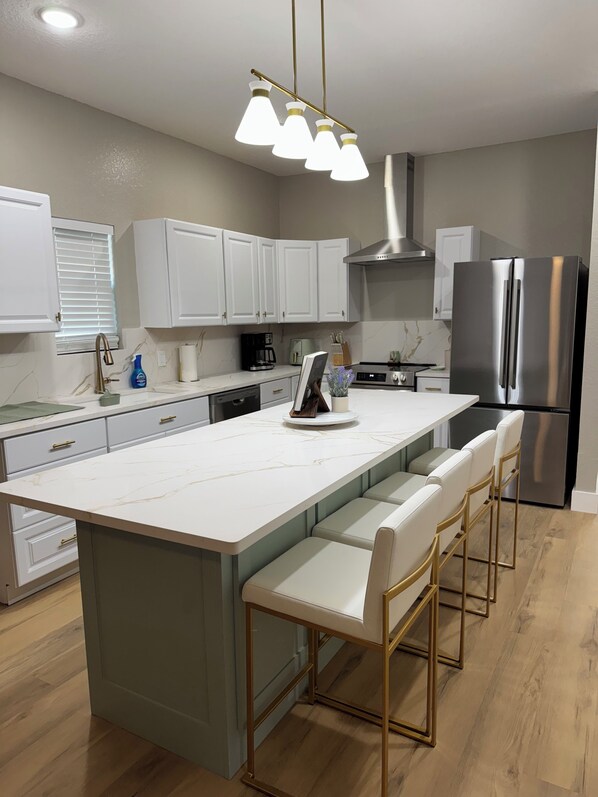 Microwave, oven, stovetop, dishwasher