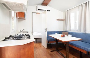 Interior - 2 bedroom gorgeous (sta)caravan in Umag (Umag)