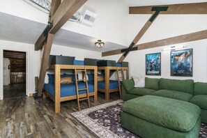 Interior - Lava`s Blue King of The Hill (Lava Hot Springs)