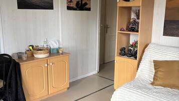 2 chambres, fer et planche à repasser, accès Internet