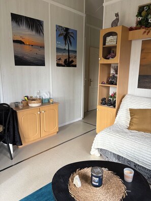 2 chambres, fer et planche à repasser, accès Internet