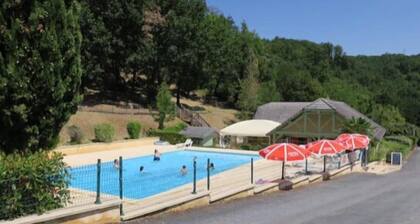 Chalet 4/5 personnes paisible et idéal pour un séjour en famille avec piscine