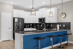 Fridge, microwave, oven, stovetop - Family Fun Fortress at Champions Gate -Theater - Game Room - Pool & Spa - Walk to Waterpark (Kissimmee)