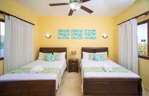 6 bedrooms, iron/ironing board, WiFi, bed sheets - 6 bedroom Villa steps from the beach (Sosúa)