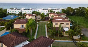 Exterior - 6 bedroom Villa steps from the beach (Sosúa)