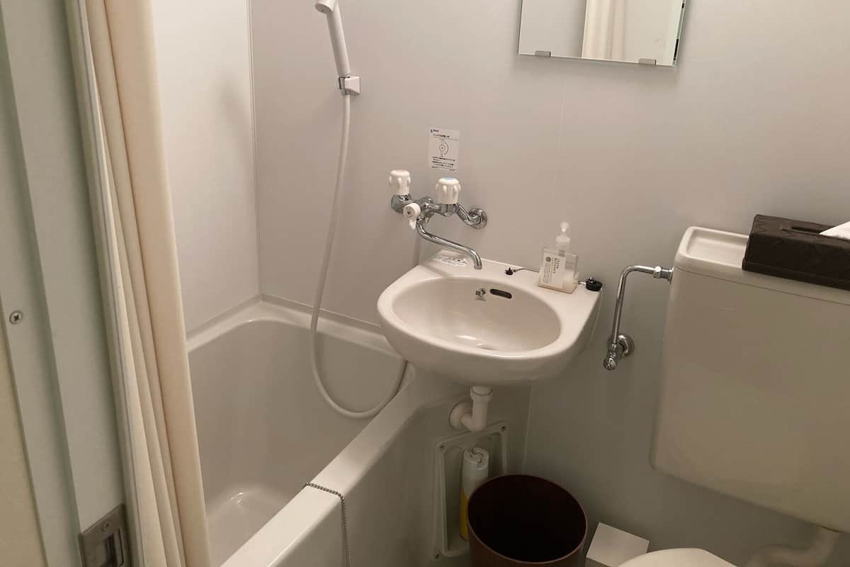 Baño | Secador de pelo, jabón y champú