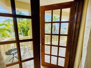 Habitación triple familiar, vistas al mar | Interior