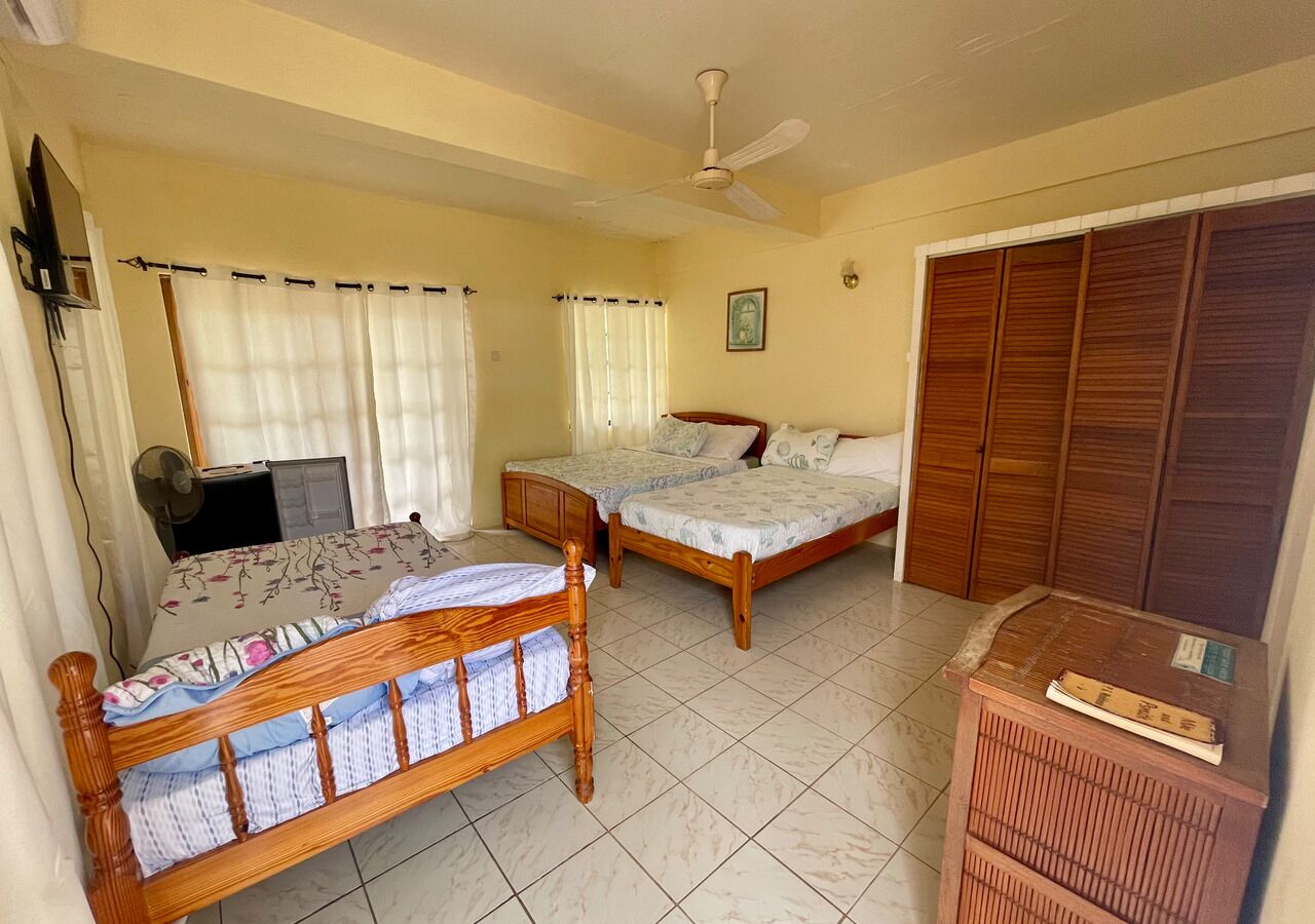 Kamar Triple Keluarga, pemandangan laut | Wi-Fi gratis