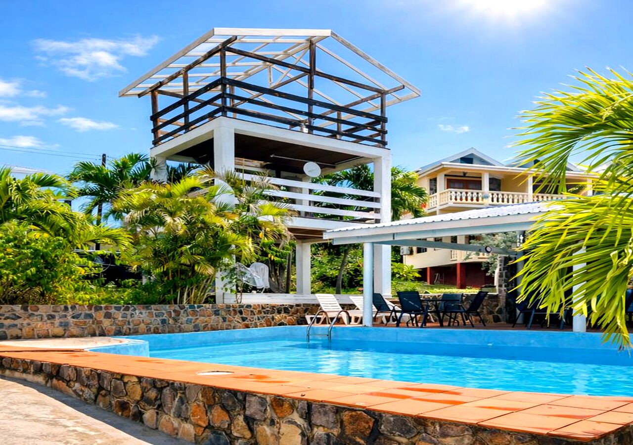 حمّام سباحة خارجي