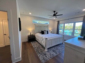 WiFi, bed sheets - Blue Water Retreat (Bedford County)