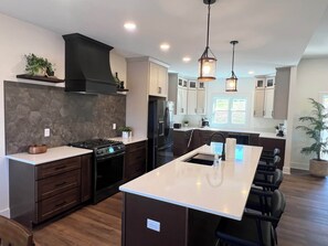 Fridge, microwave, oven, stovetop - Blue Water Retreat (Bedford County)