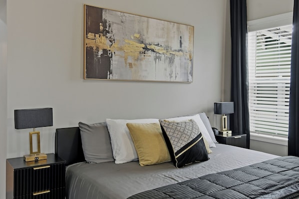 3 chambres, fer et planche à repasser, Wi-Fi, draps fournis