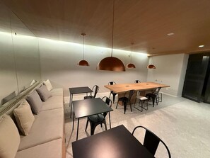 Comfort-Studio, Stadtblick | Speisen