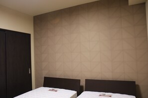 2 bedrooms, iron/ironing board, internet - 2BR standard room, 42–44㎡, 9 min Toji Sta, max 4 guests (Kyoto)